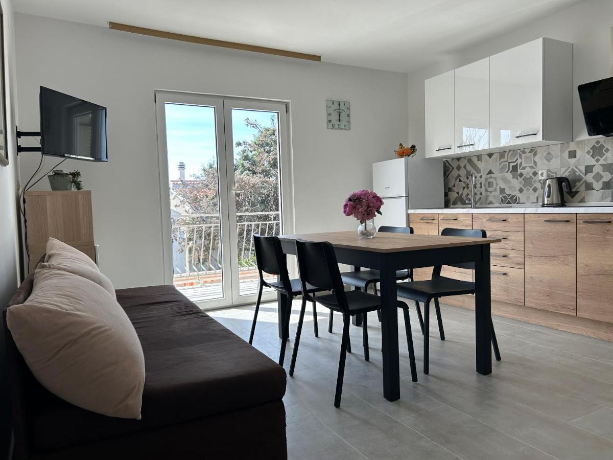 Apartments Ljubomir Rogoznica  Extérieur photo