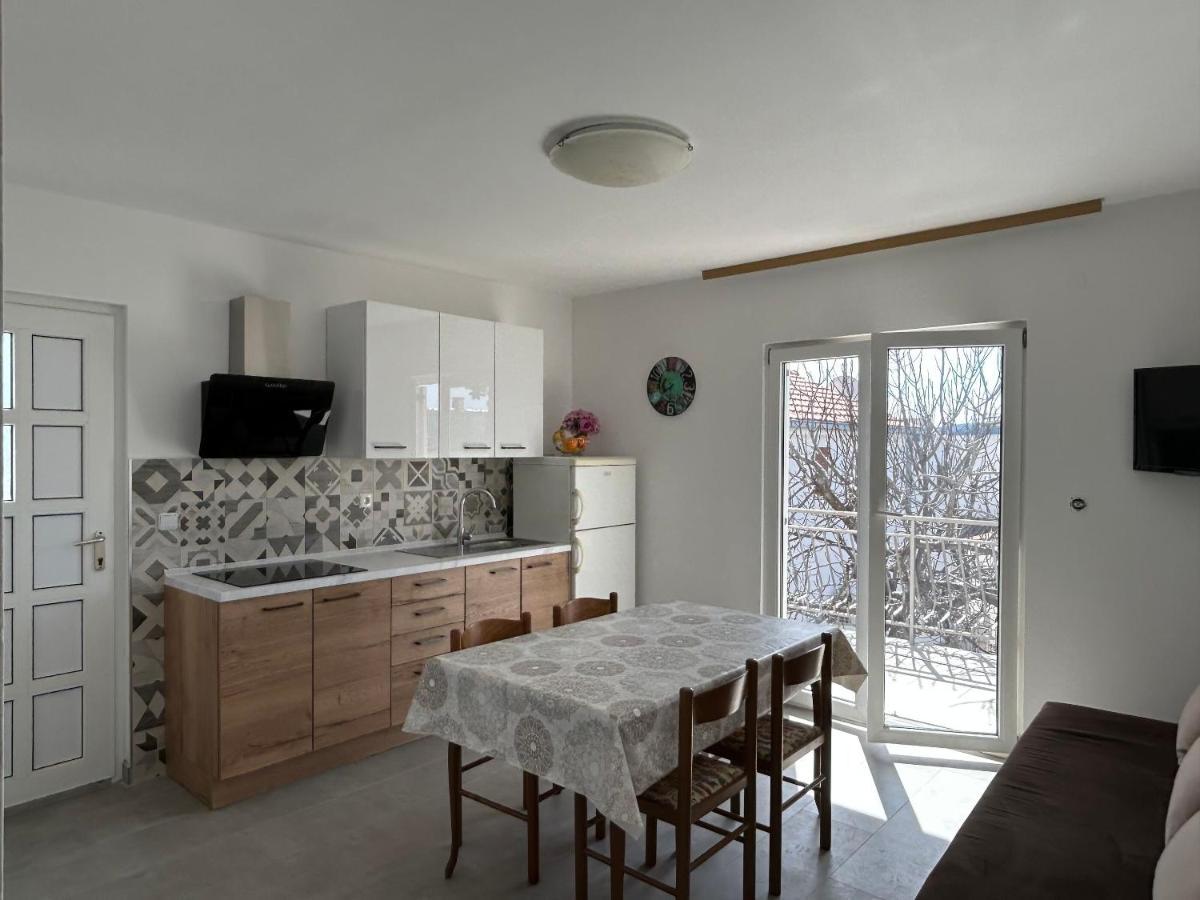 Apartments Ljubomir Rogoznica  Extérieur photo