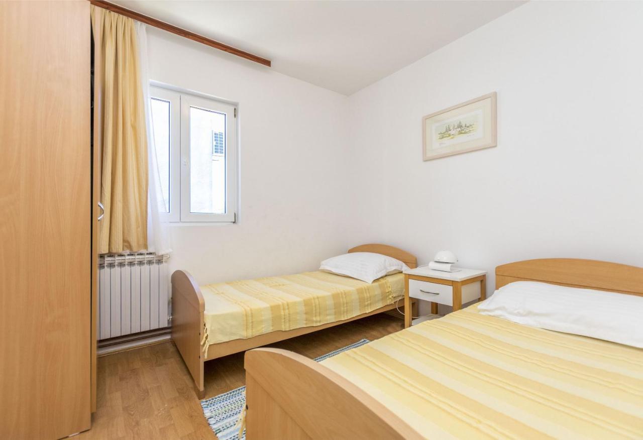 Apartments Ljubomir Rogoznica  Extérieur photo